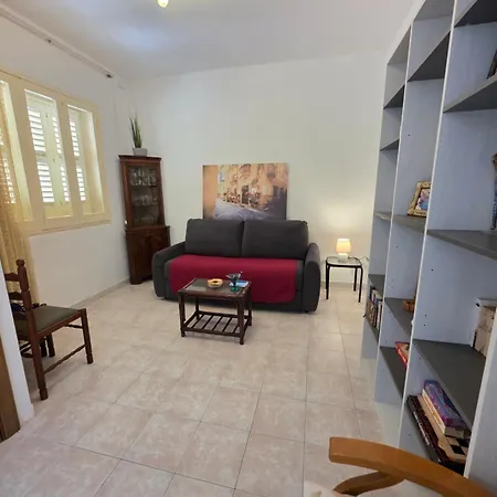 Seafront Townhouse With Roof Terrace * Marsaskala