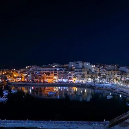 Seafront Townhouse With Roof Terrace * Марсаскала
