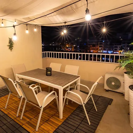 Seafront Townhouse With Roof Terrace * Марсаскала