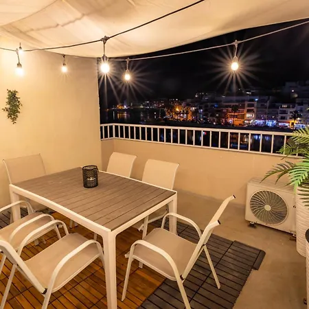 Апартаменты Seafront Townhouse With Roof Terrace *