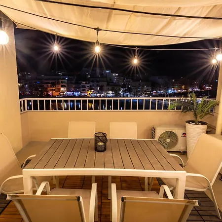 Апартаменты Seafront Townhouse With Roof Terrace Марсаскала