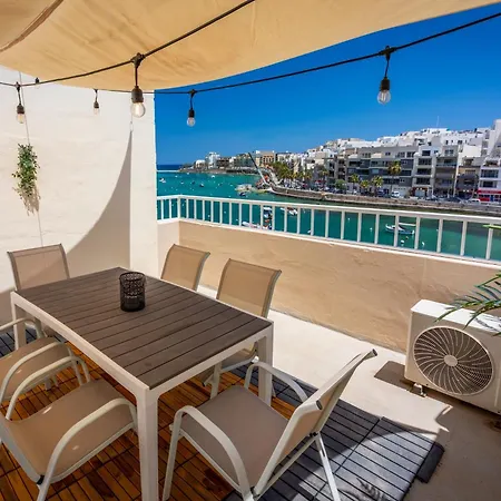 Seafront Townhouse With Roof Terrace *