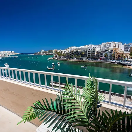 Seafront Townhouse With Roof Terrace *
